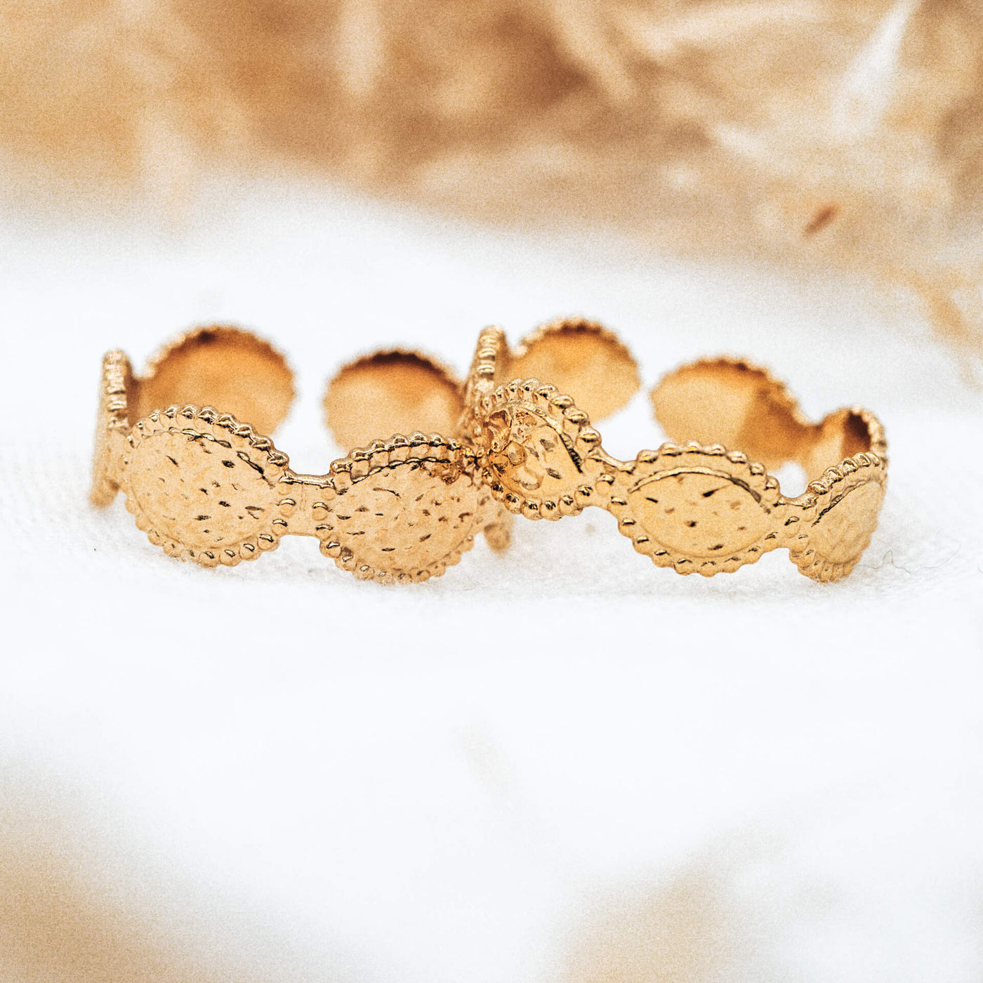 Structure Ring Medium